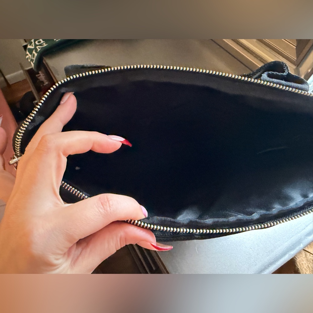 Marc Jacobs iPad case - Picture 3 of 5